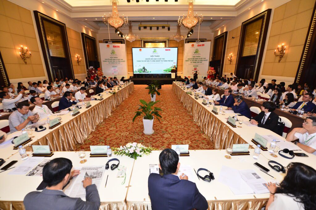 LNG Việt Nam nhận giấy chứng nhận đầu tư tại Hội thảo Chuyển đổi Xanh TP Huế